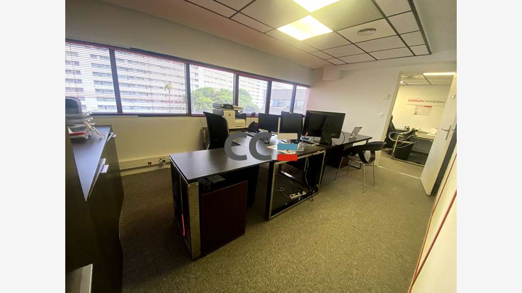 Location bureaux 112m² R+2 à Villeneuve-Loubet