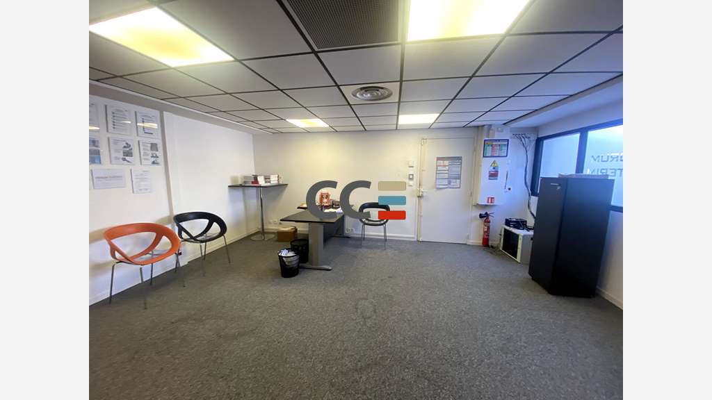 Location bureaux 112m² R+2 à Villeneuve-Loubet