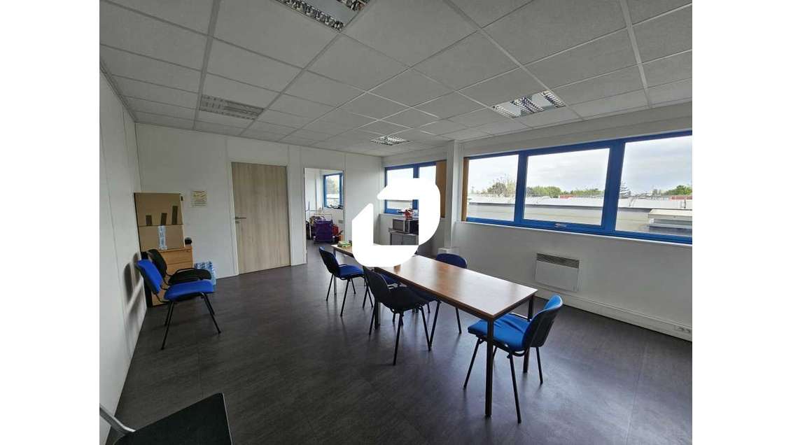 A louer Bureaux 264m² Villepinte