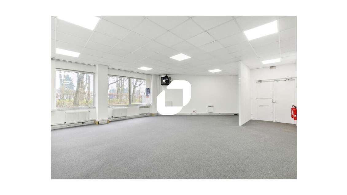 A louer Bureaux 147m² Villepinte