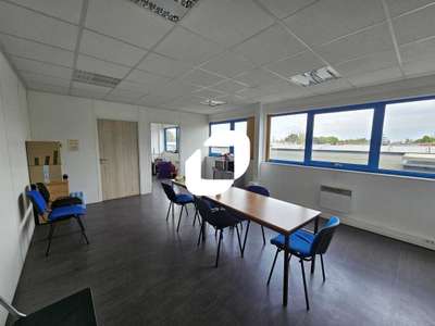 A louer Bureaux 264m² Villepinte