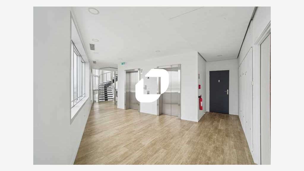 A louer Bureaux 182m² Villepinte