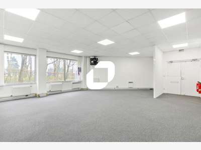 A louer Bureaux 147m² Villepinte
