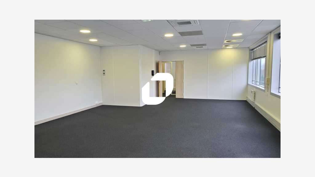 A louer Bureaux 225m² Villepinte