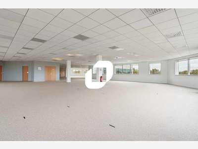 A louer Bureaux 1824m² Villepinte