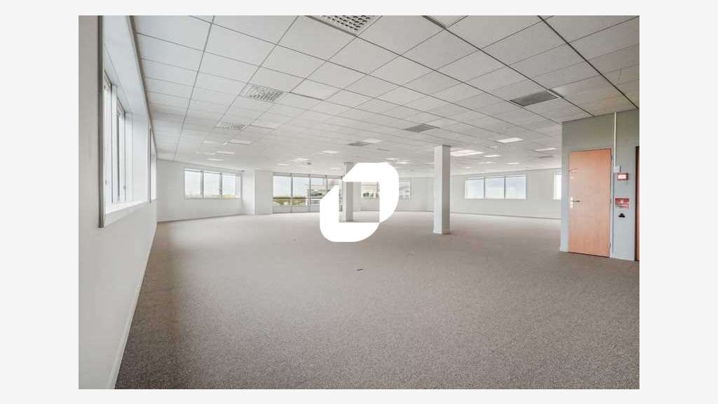 A louer Bureaux 912m² Villepinte