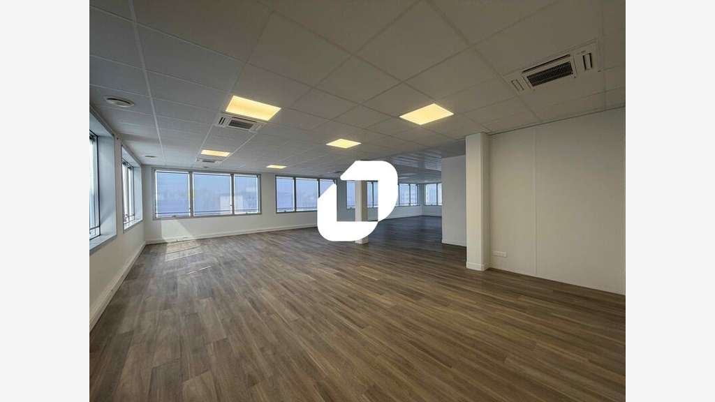 A louer Bureaux 135m² Villepinte