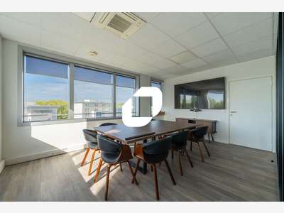 A louer Bureaux 135m² Villepinte