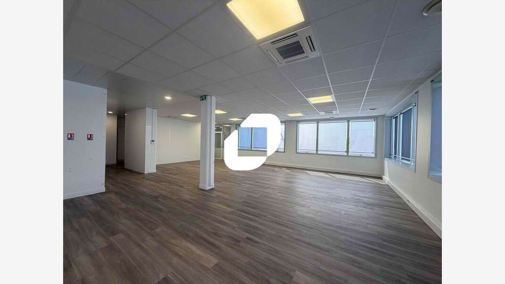 A louer Bureaux 135m² Villepinte
