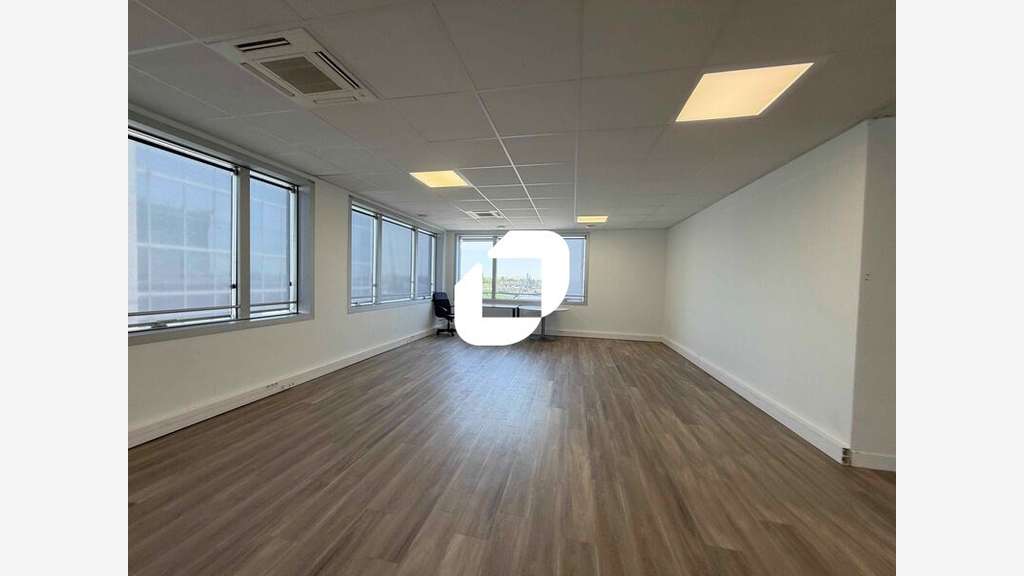 A louer Bureaux 135m² Villepinte