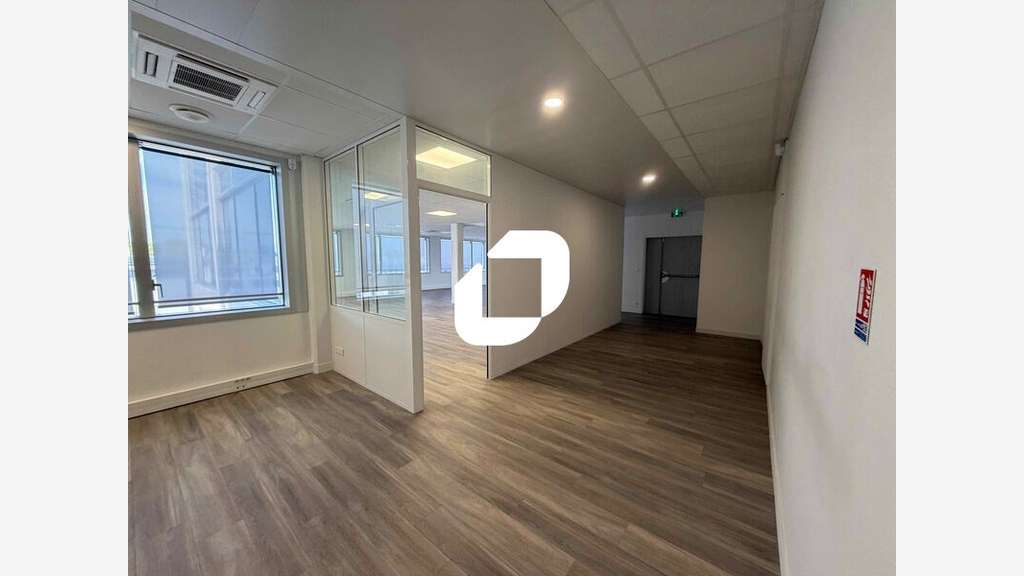 A louer Bureaux 135m² Villepinte