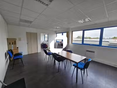 A louer Bureaux 264m² Villepinte