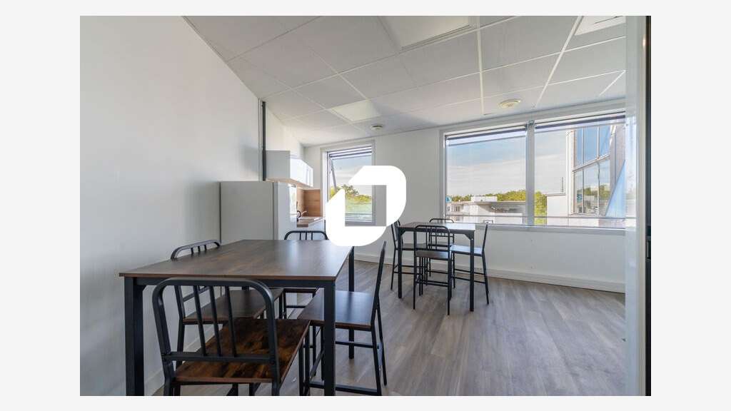 A louer Bureaux 135m² Villepinte
