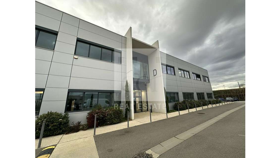 A louer bureaux 338m² climatisés à Villeurbanne