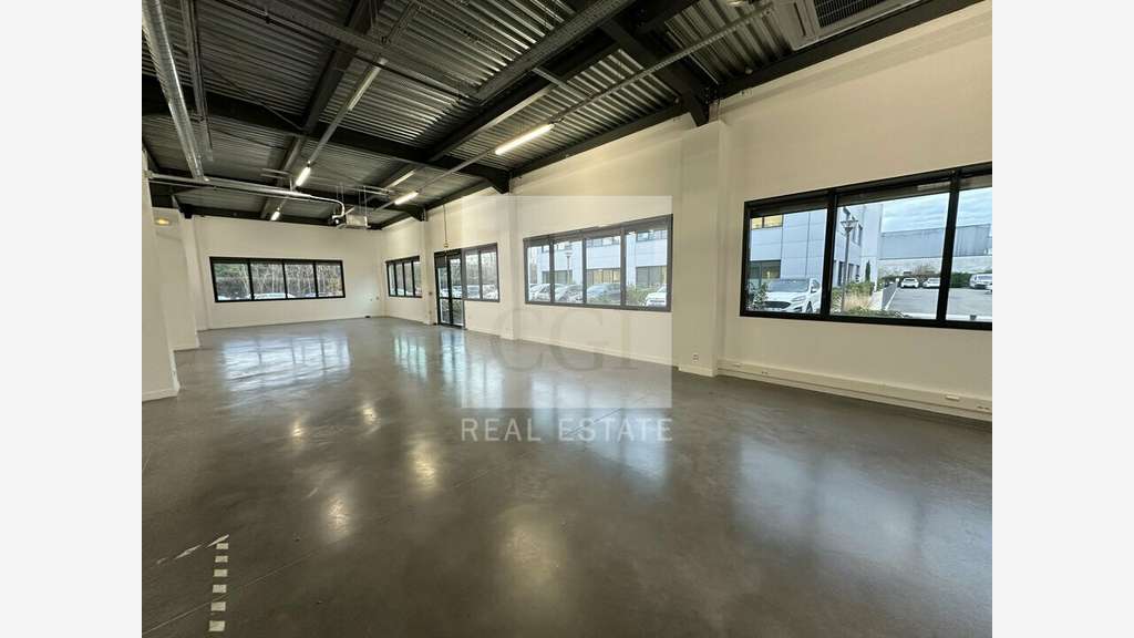 A louer bureaux 338m² climatisés à Villeurbanne