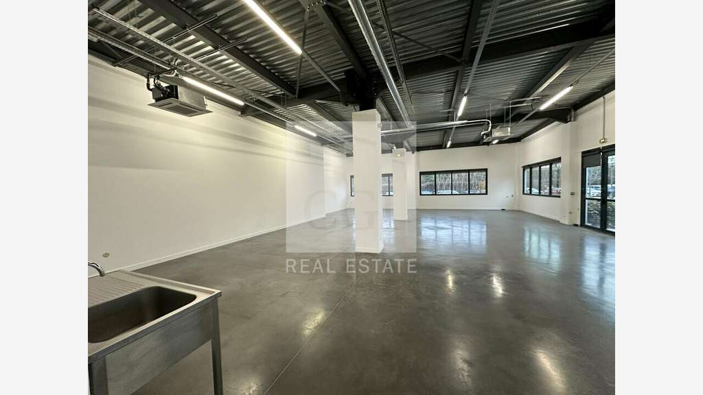 A louer bureaux 338m² climatisés à Villeurbanne