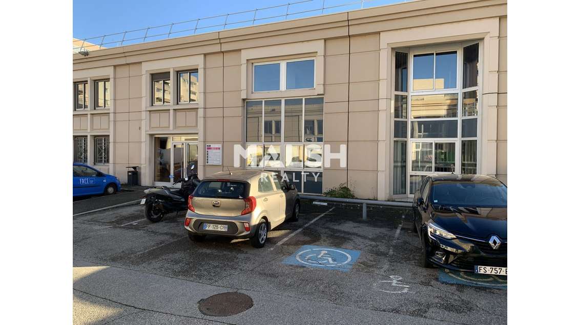 A louer bureaux 281m² à Villeurbanne Gratte-Ciel