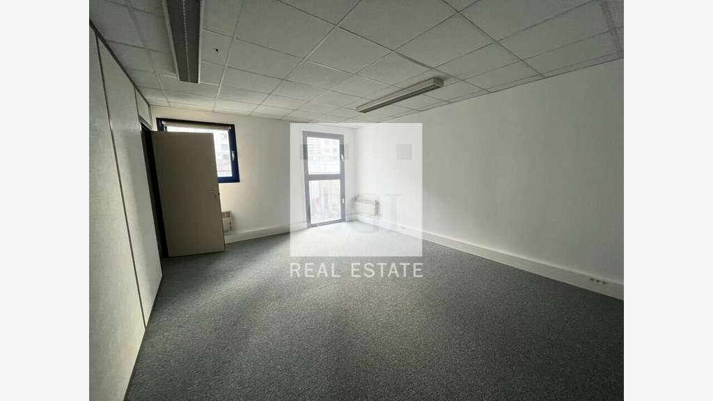 A louer bureaux 427m² Parc Actimart de la Rize