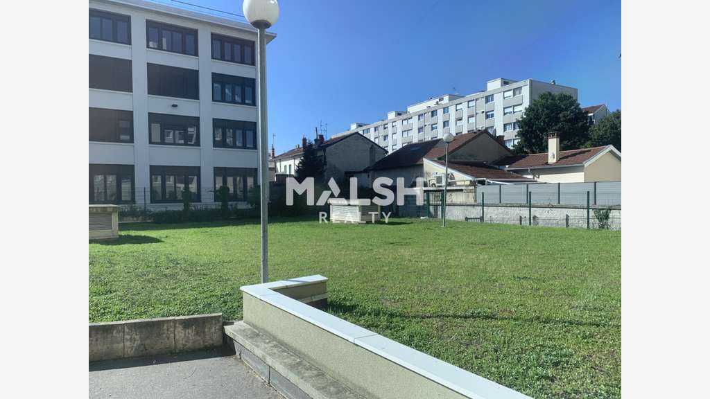 A louer bureaux 454m² RDC à Villeurbanne