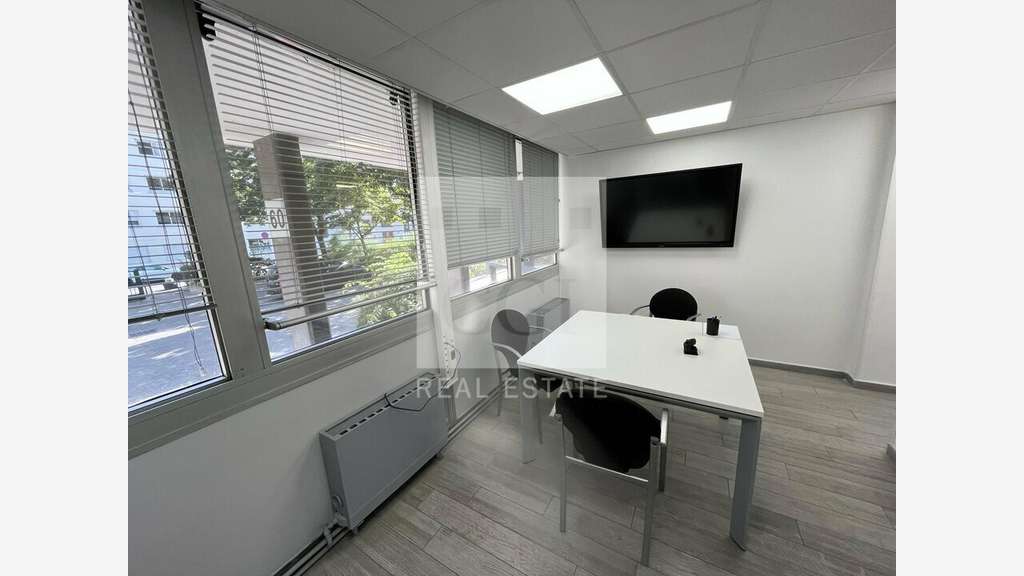 Bureaux 220m² RDC à Villeurbanne Gratte-Ciel