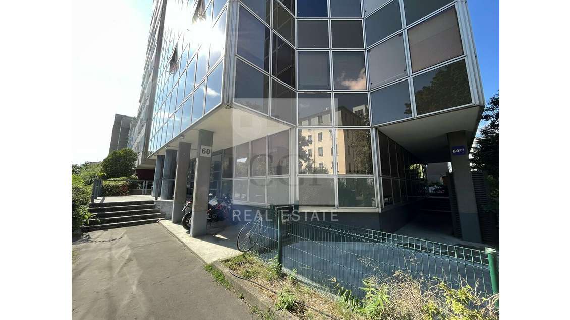 Bureaux 220m² RDC à Villeurbanne Gratte-Ciel