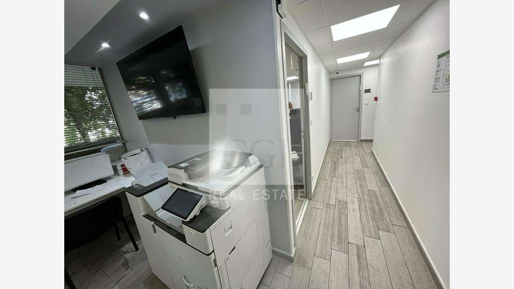 Bureaux 220m² RDC à Villeurbanne Gratte-Ciel