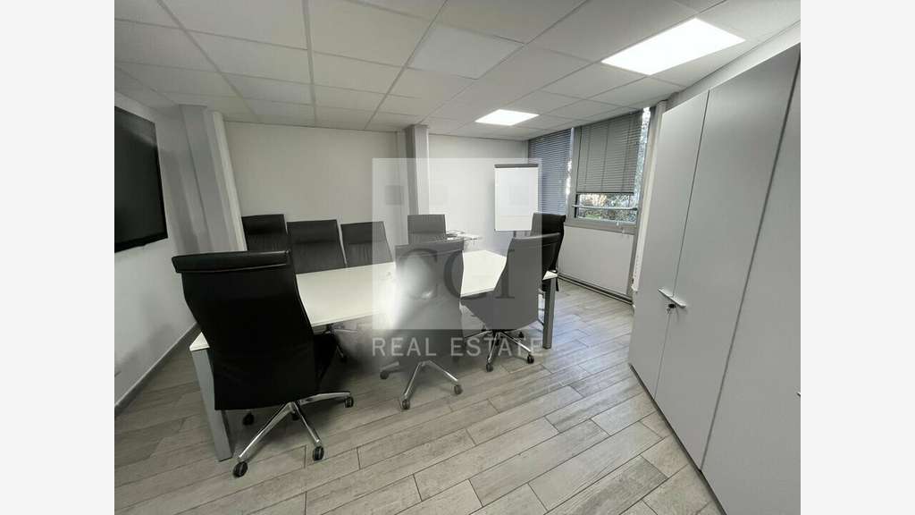 Bureaux 220m² RDC à Villeurbanne Gratte-Ciel