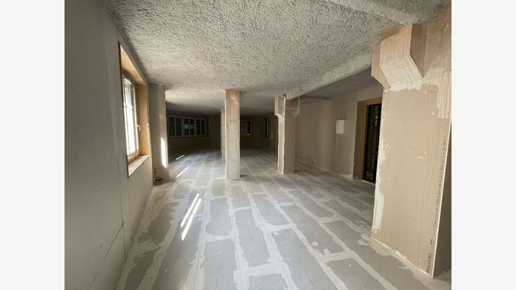 Bureaux 137m² en étage à louer à Villeurbanne