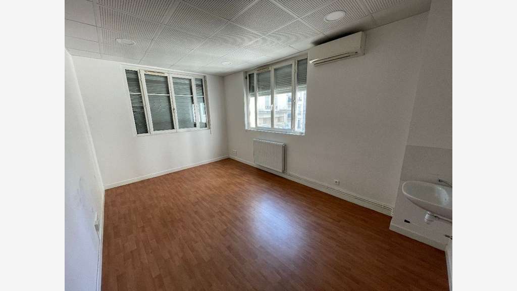 Bureaux 58m² à louer à Villeurbanne Av H. Barbusse