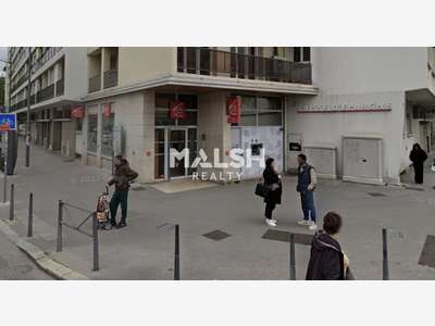 Local en angle de rue à louer 294m² à Villeurbanne