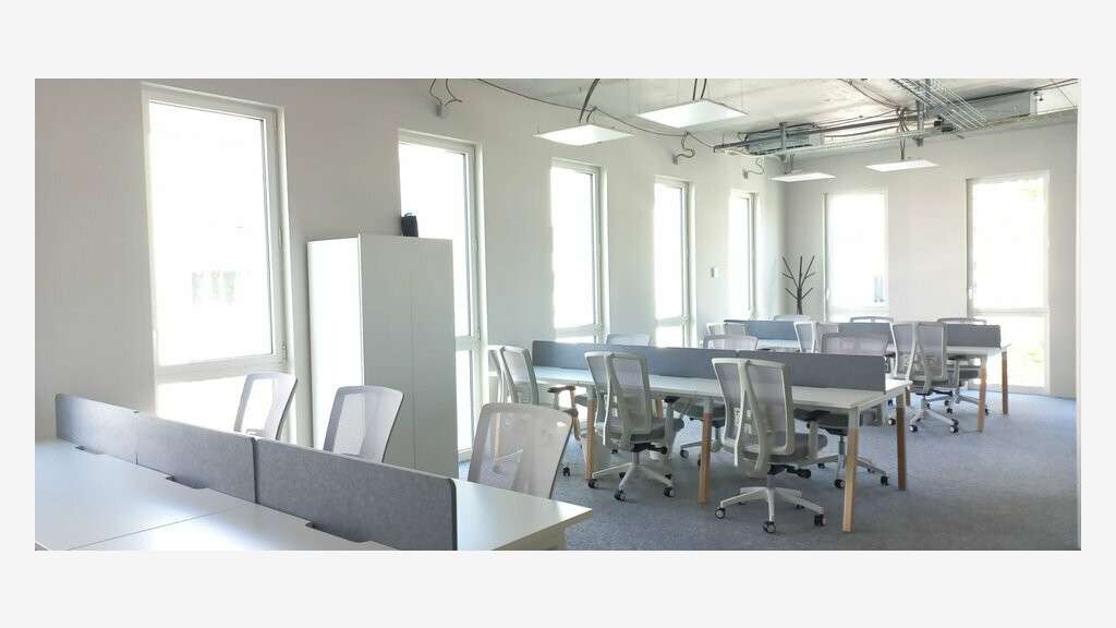 13 postes de bureaux à louer à Villeurbanne Totem
