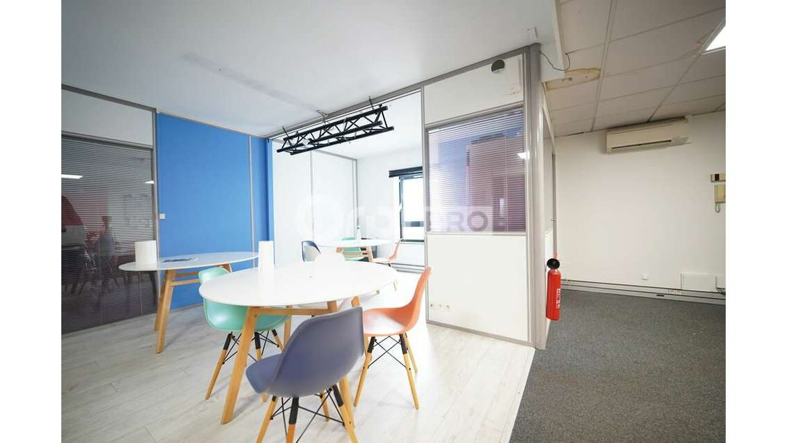 A louer bureaux de 190m² divisibles à Villeurbanne