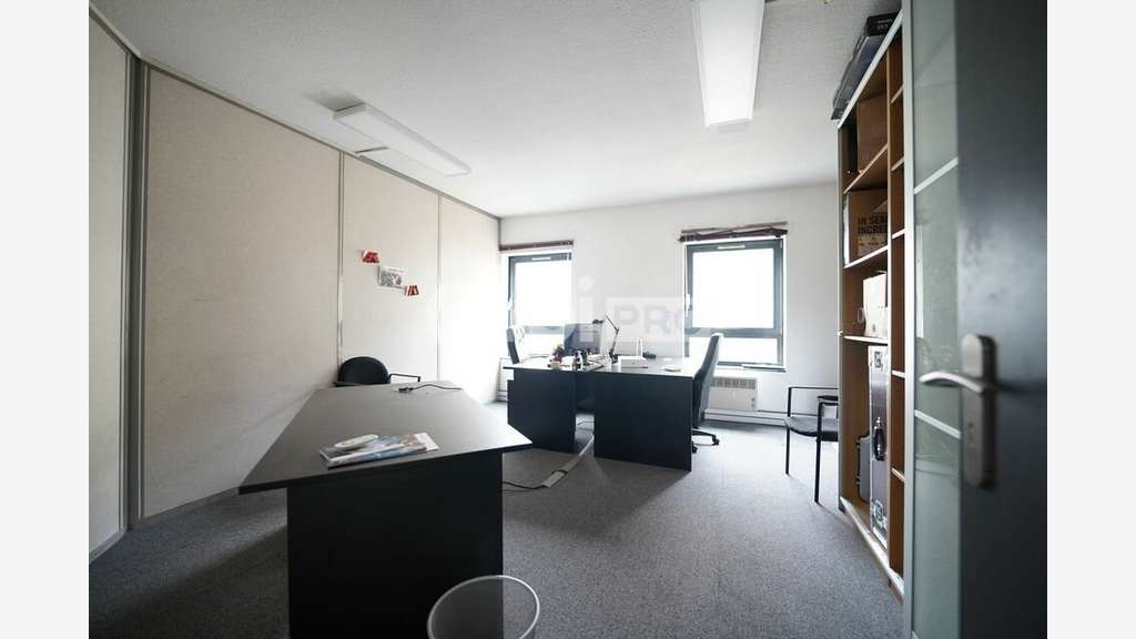 A louer bureaux de 190m² divisibles à Villeurbanne
