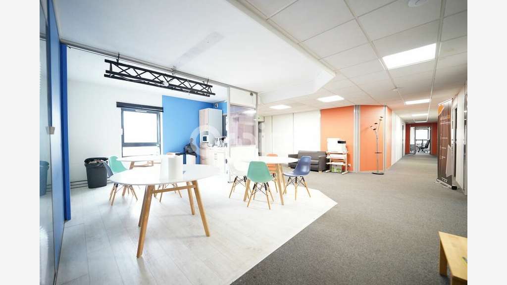 A louer bureaux de 190m² divisibles à Villeurbanne