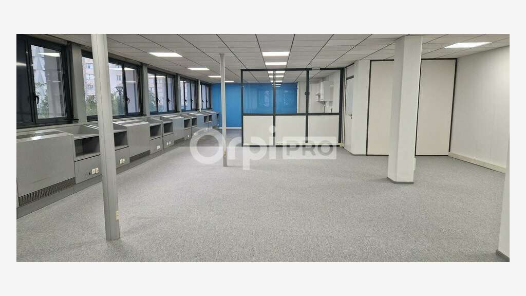 Bureaux 150m² à louer à Villeurbanne
