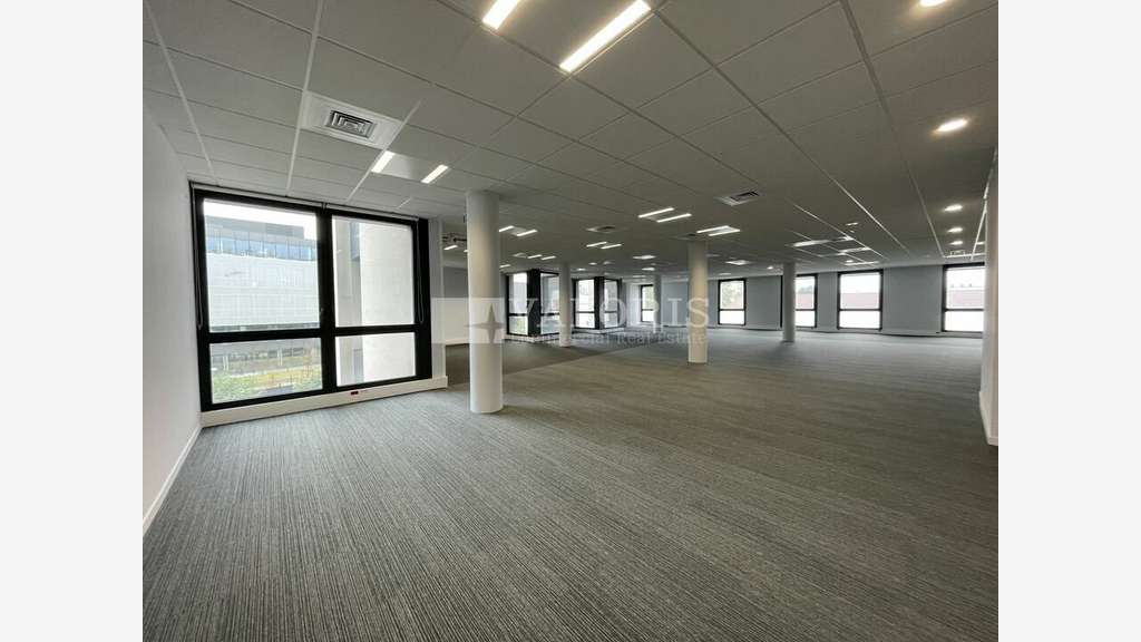 Bureaux neufs, divisibles à louer à Villeurbanne