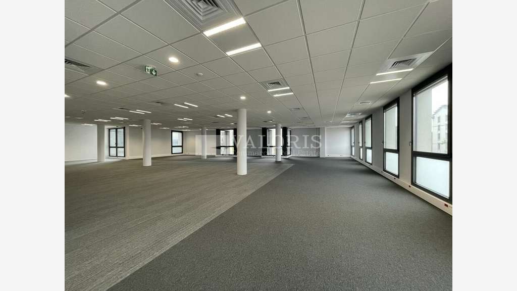 Bureaux neufs, divisibles à louer à Villeurbanne