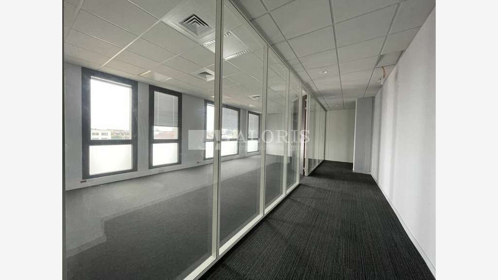 Bureaux neufs, divisibles à louer à Villeurbanne