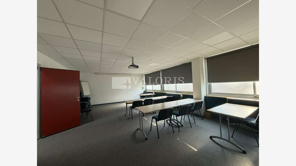 Bureaux de 45m² à louer en RDC à Villeurbanne