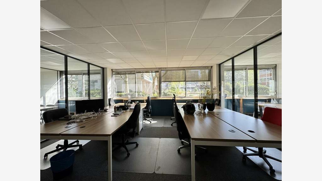 Bureaux de 45m² à louer en RDC à Villeurbanne
