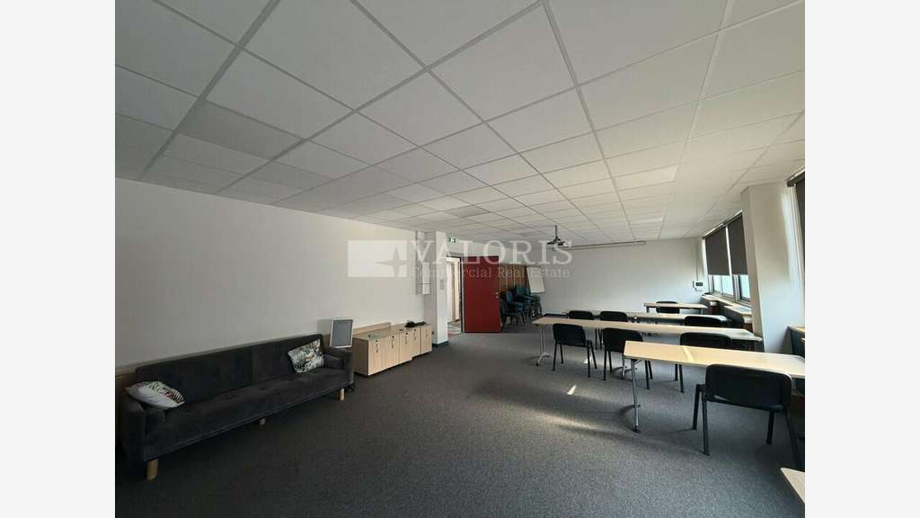 Bureaux de 45m² à louer en RDC à Villeurbanne