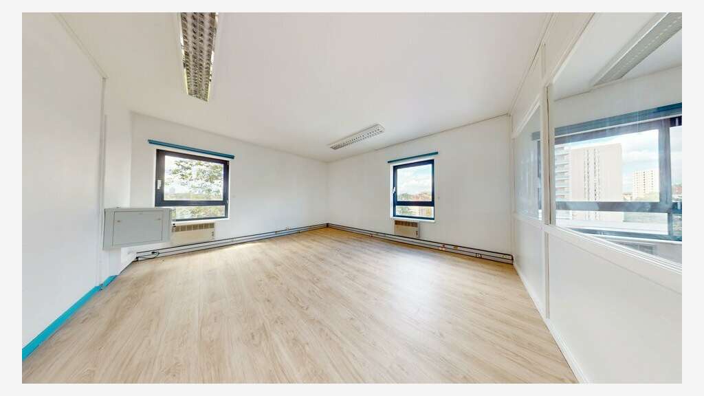 Bureaux divisibles 458m² à louer à Villeurbanne