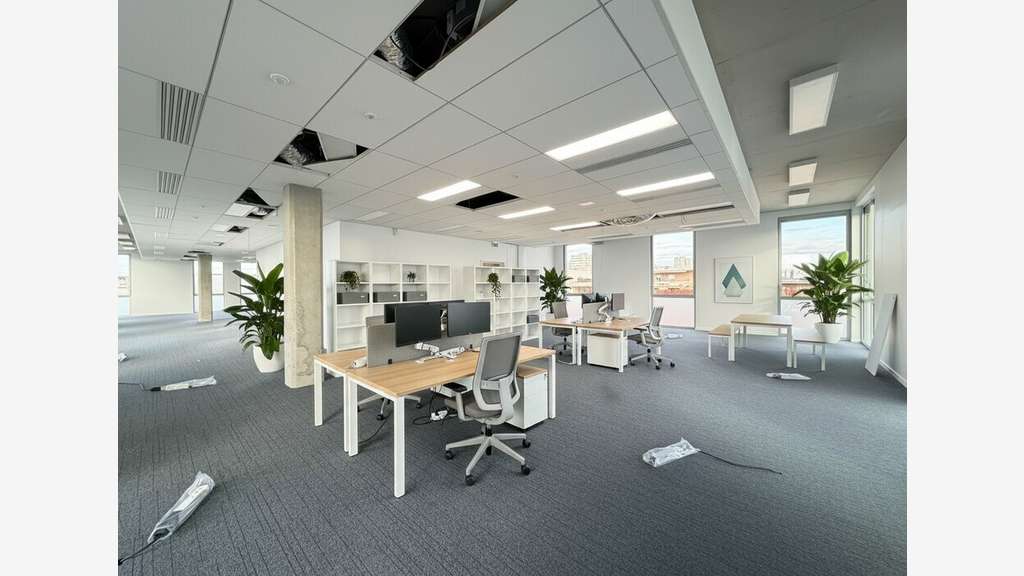 Bureaux neufs de 980m² à louer à Villeurbanne