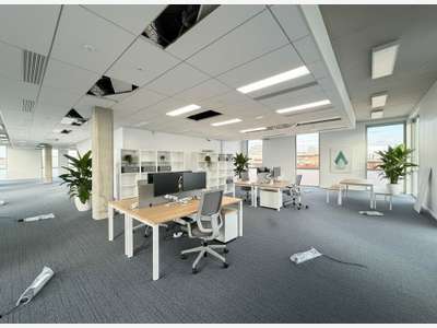 Bureaux neufs de 980m² à louer à Villeurbanne