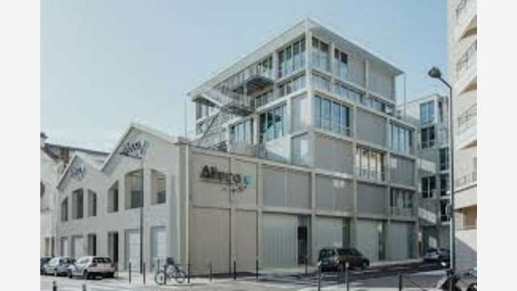 Bureaux neufs de 980m² à louer à Villeurbanne