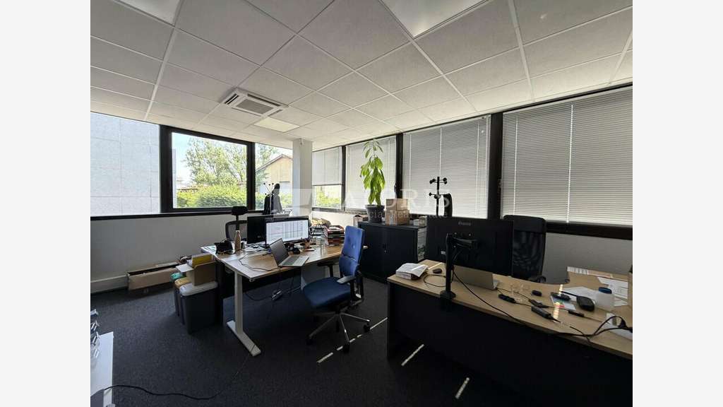 Loue bureaux 417m² empl stratégique à Villeurbanne