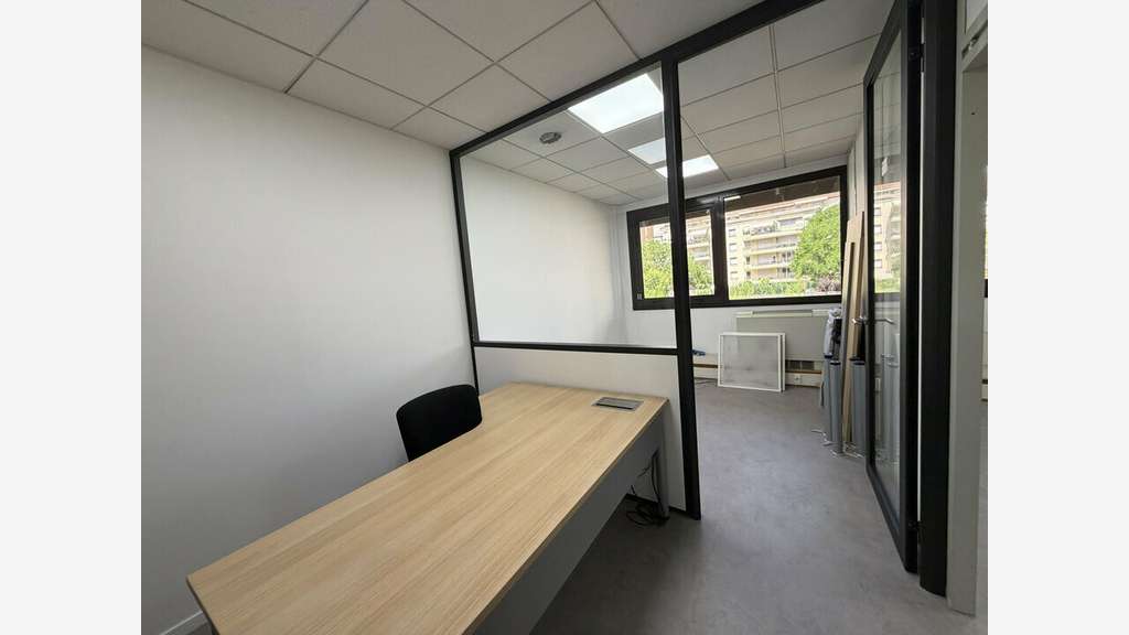 Location bureaux 55m² à Villeurbanne Av Galline 