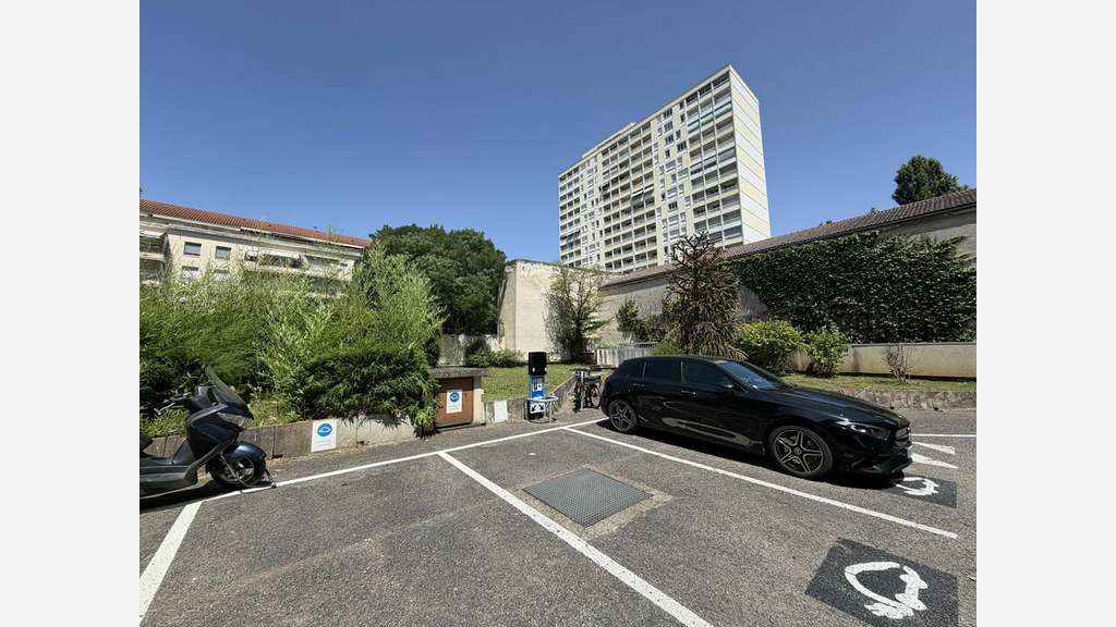 Location bureaux 55m² à Villeurbanne Av Galline 