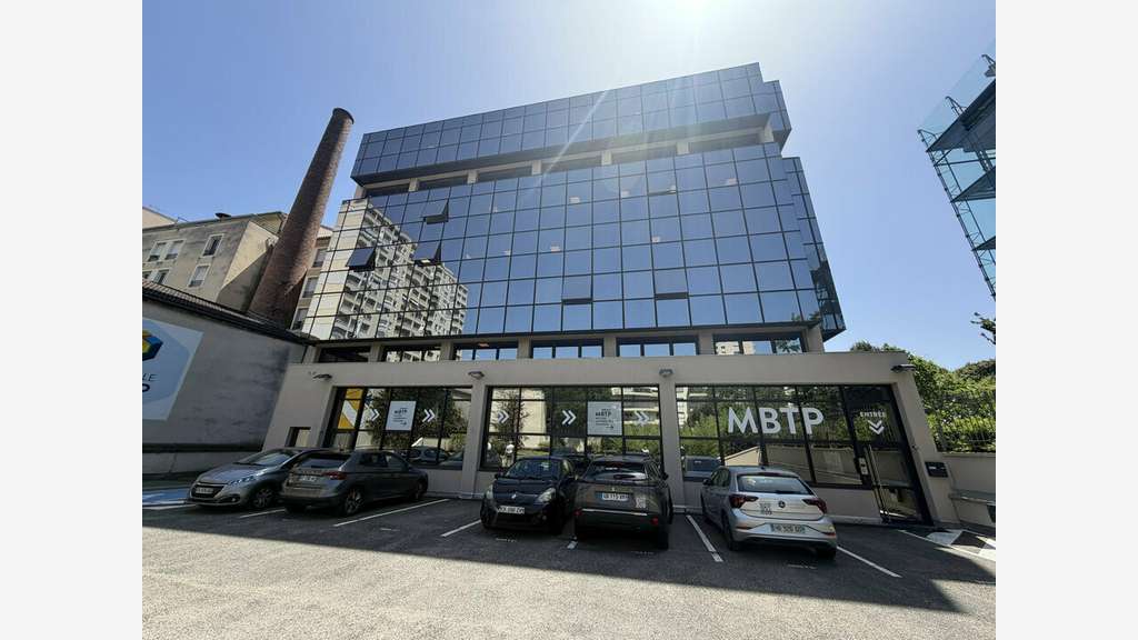 Location bureaux 55m² à Villeurbanne Av Galline 