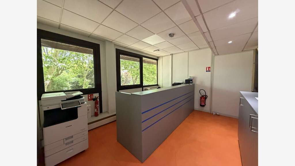 Location bureaux 55m² à Villeurbanne Av Galline 
